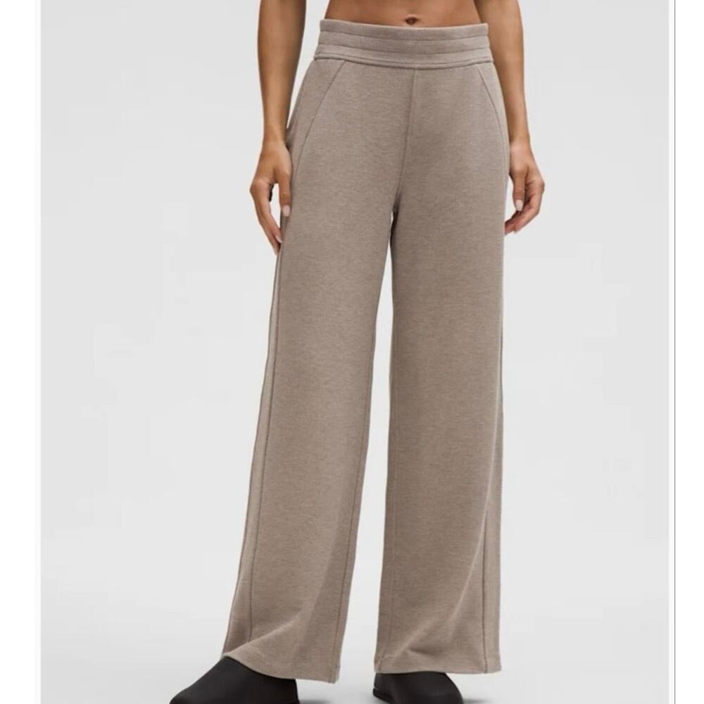 LULULEMON Women's L Scuba Mid Rise Wide Leg Pant Waffle Knit Heathered Warm Ash